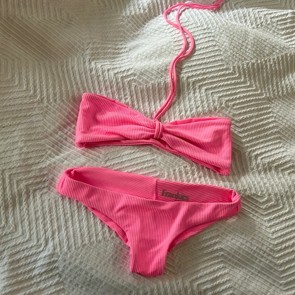 Frankie’s Bikinis Kelly Bikini Top XS and Greer Bottom XS in Bubblegum Pink